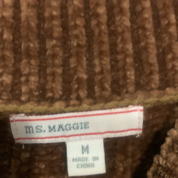 Extra Soft Cropped Sweater, Size Medium. - Picture 3 of 4